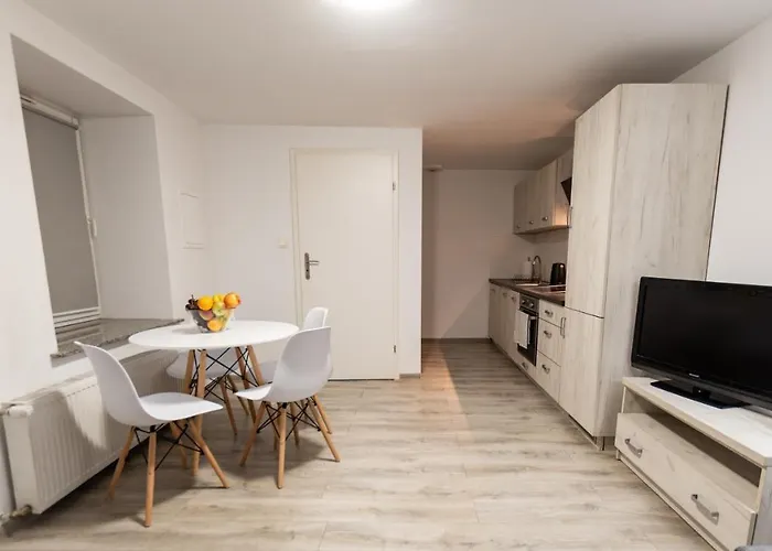 Krakowska * צ'סטוצ'ובה